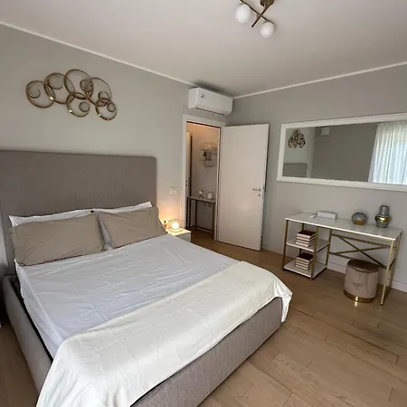 The Captain Marina Next To Verbella Leonardo Academy Mxp דירה