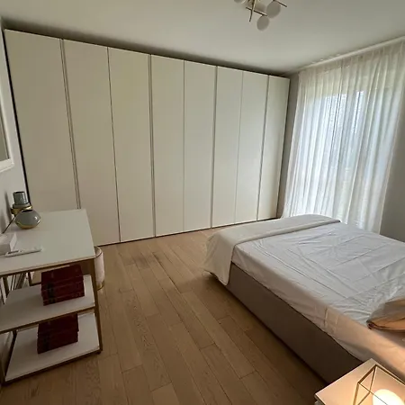 Apartament The Captain Marina Next To Verbella Leonardo Academy Mxp *