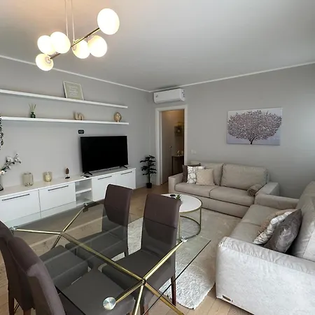 The Captain Marina Next To Verbella Leonardo Academy Mxp