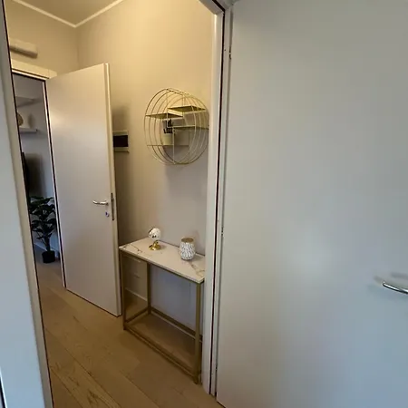 The Captain Marina Next To Verbella Leonardo Academy Mxp Apartmán