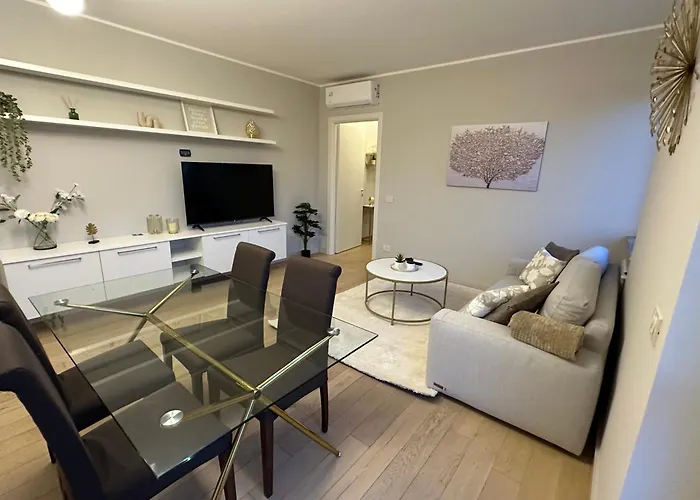 Apartament The Captain Marina Next To Verbella Leonardo Academy Mxp *