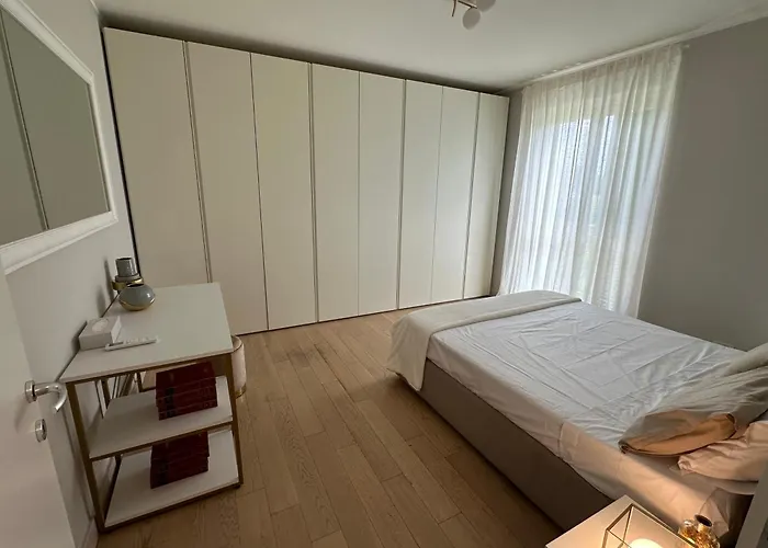 Apartament The Captain Marina Next To Verbella Leonardo Academy Mxp *