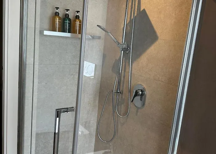 The Captain Marina Next To Verbella Leonardo Academy Mxp * Sesto Calende