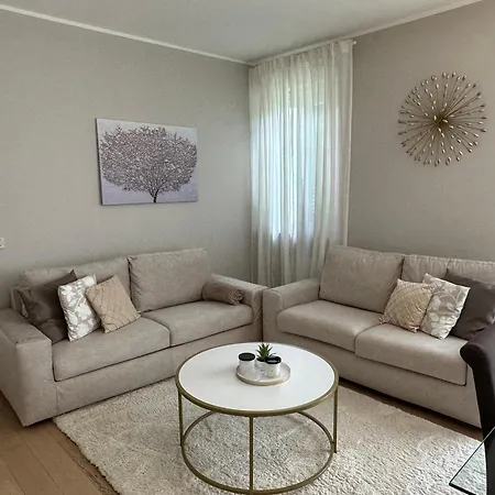 The Captain Marina Next To Verbella Leonardo Academy Mxp Appartamento Sesto Calende