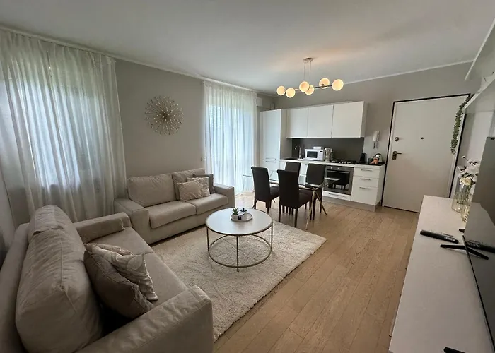 The Captain Marina Next To Verbella Leonardo Academy Mxp *