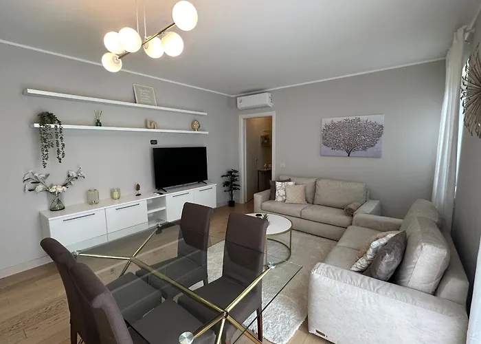 The Captain Marina Next To Verbella Leonardo Academy Mxp